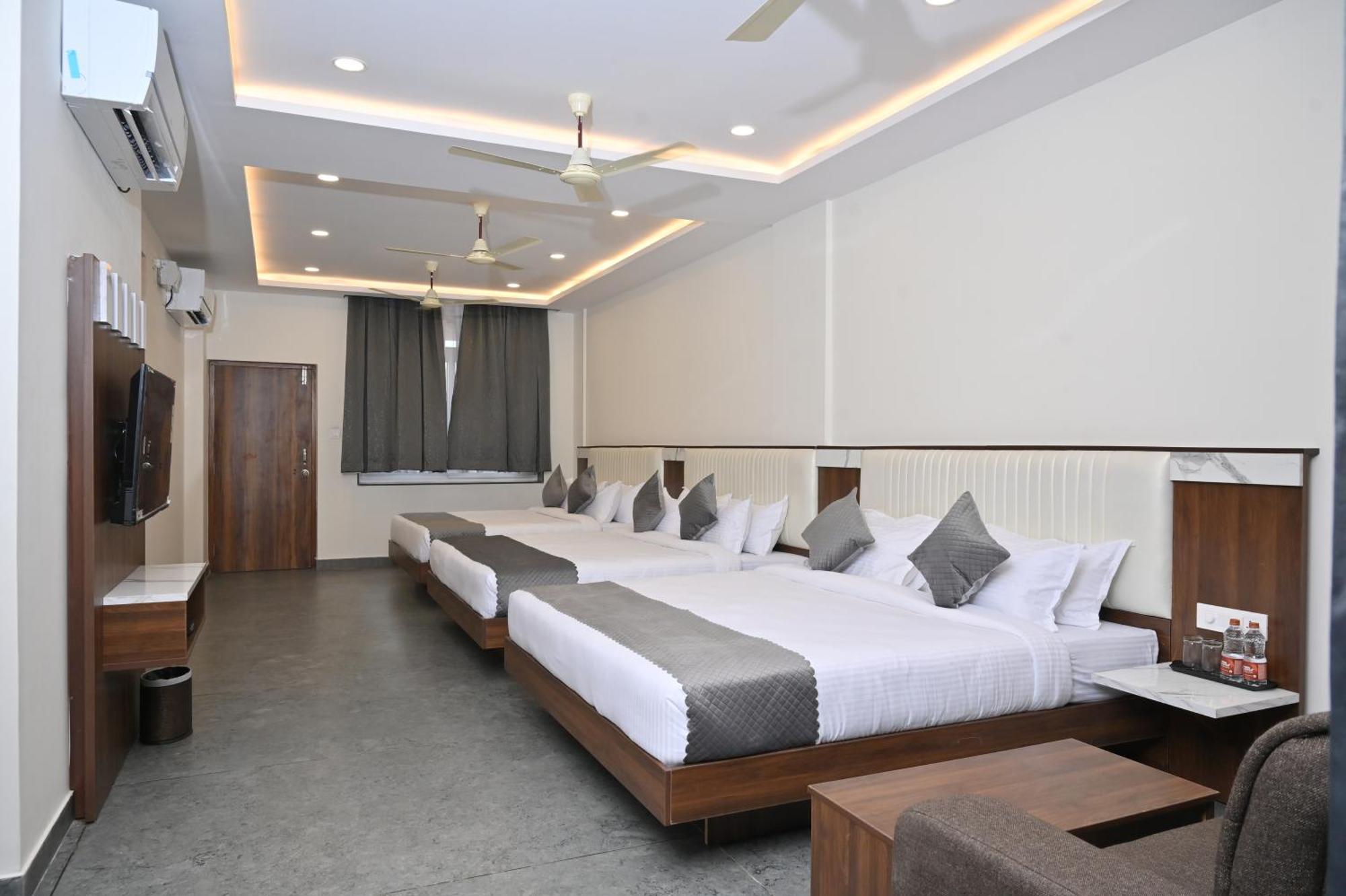 Hotel Shri Devi Comforts Inn Bhatkal Esterno foto