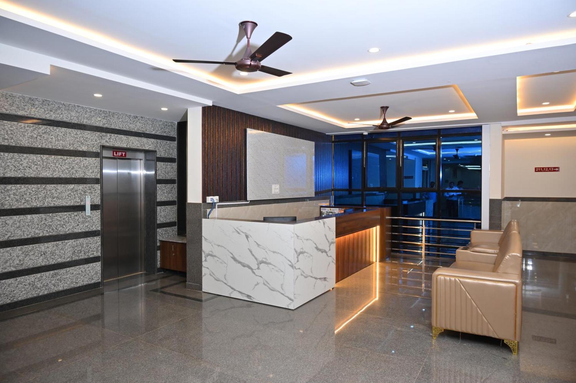 Hotel Shri Devi Comforts Inn Bhatkal Esterno foto