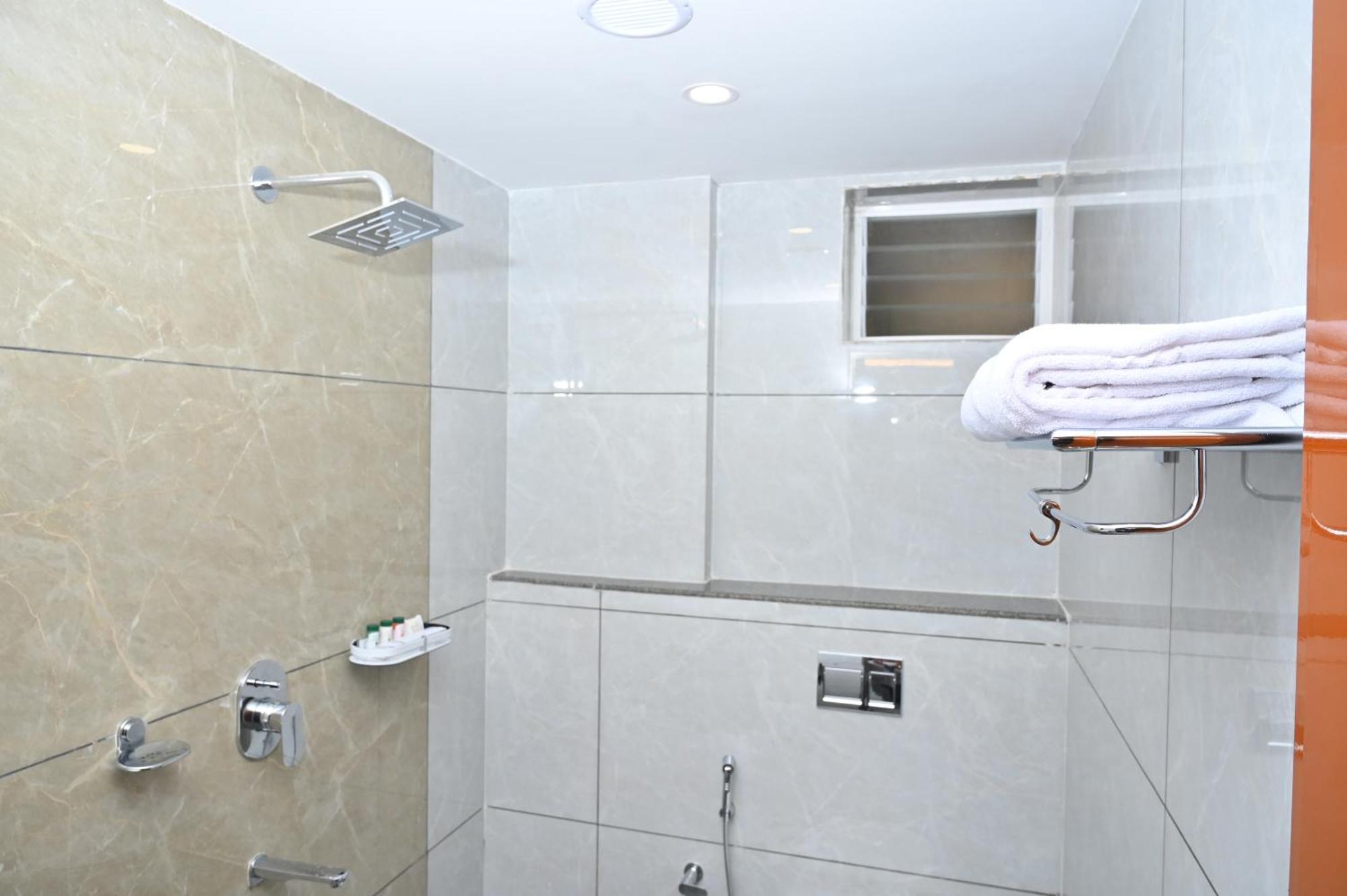 Hotel Shri Devi Comforts Inn Bhatkal Esterno foto