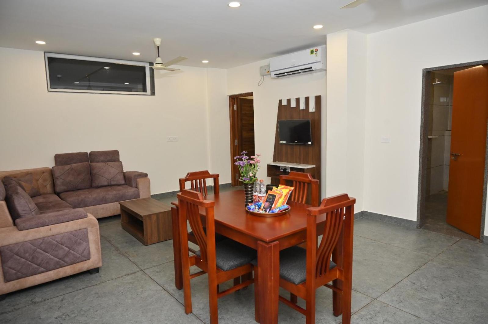 Hotel Shri Devi Comforts Inn Bhatkal Esterno foto