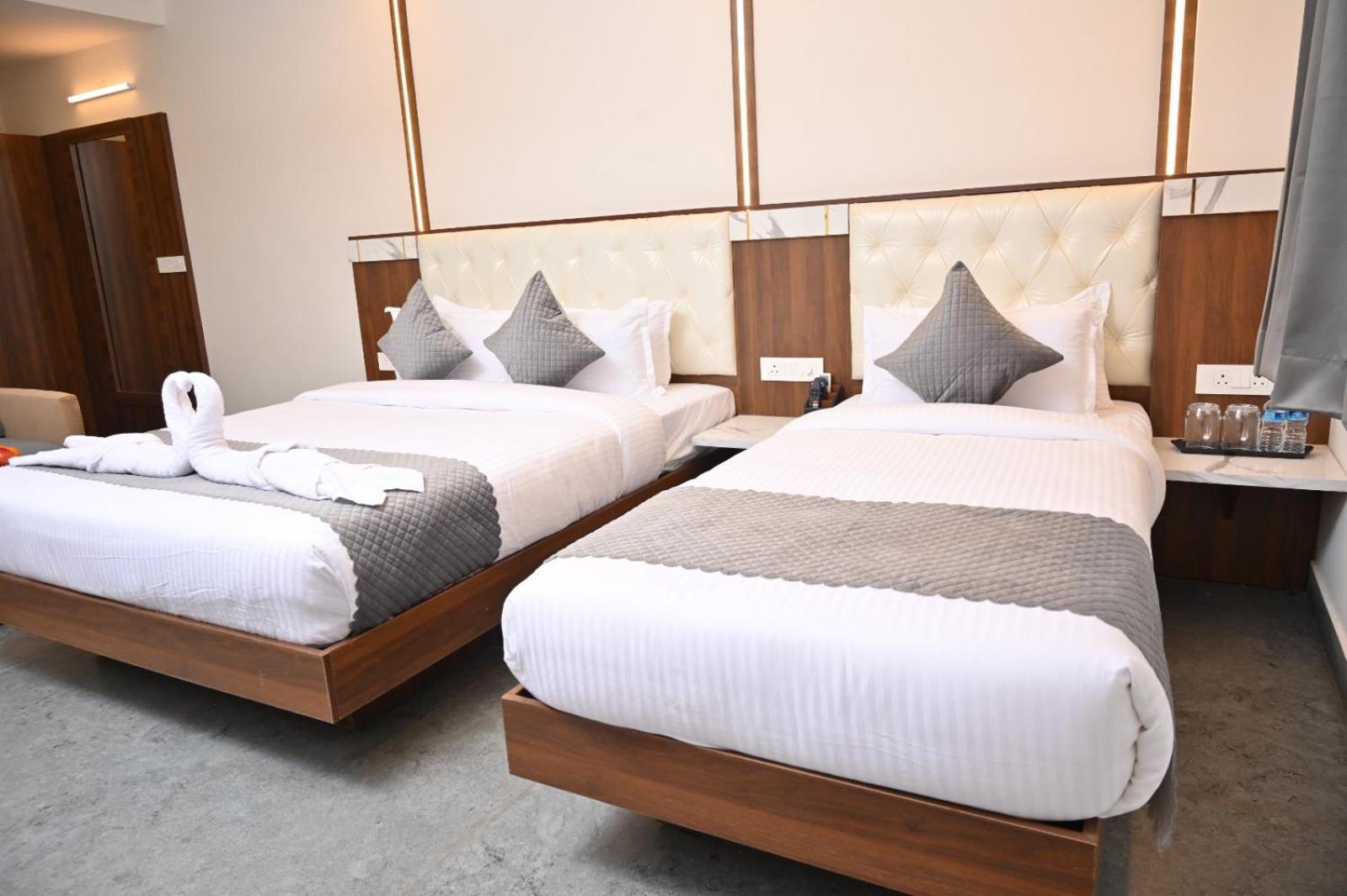 Hotel Shri Devi Comforts Inn Bhatkal Esterno foto