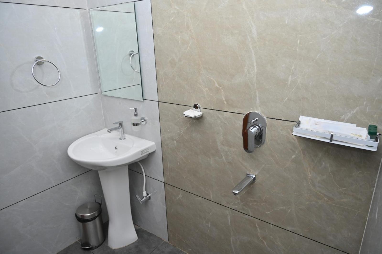 Hotel Shri Devi Comforts Inn Bhatkal Esterno foto