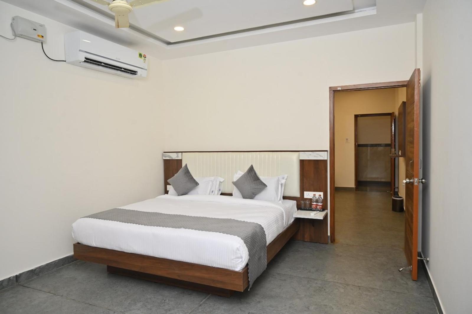Hotel Shri Devi Comforts Inn Bhatkal Esterno foto